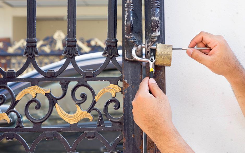  ouvrir une porte fermée à clé Luzarches