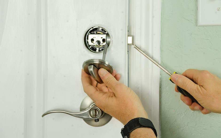  ouvrir une porte fermée à clé Luzarches
